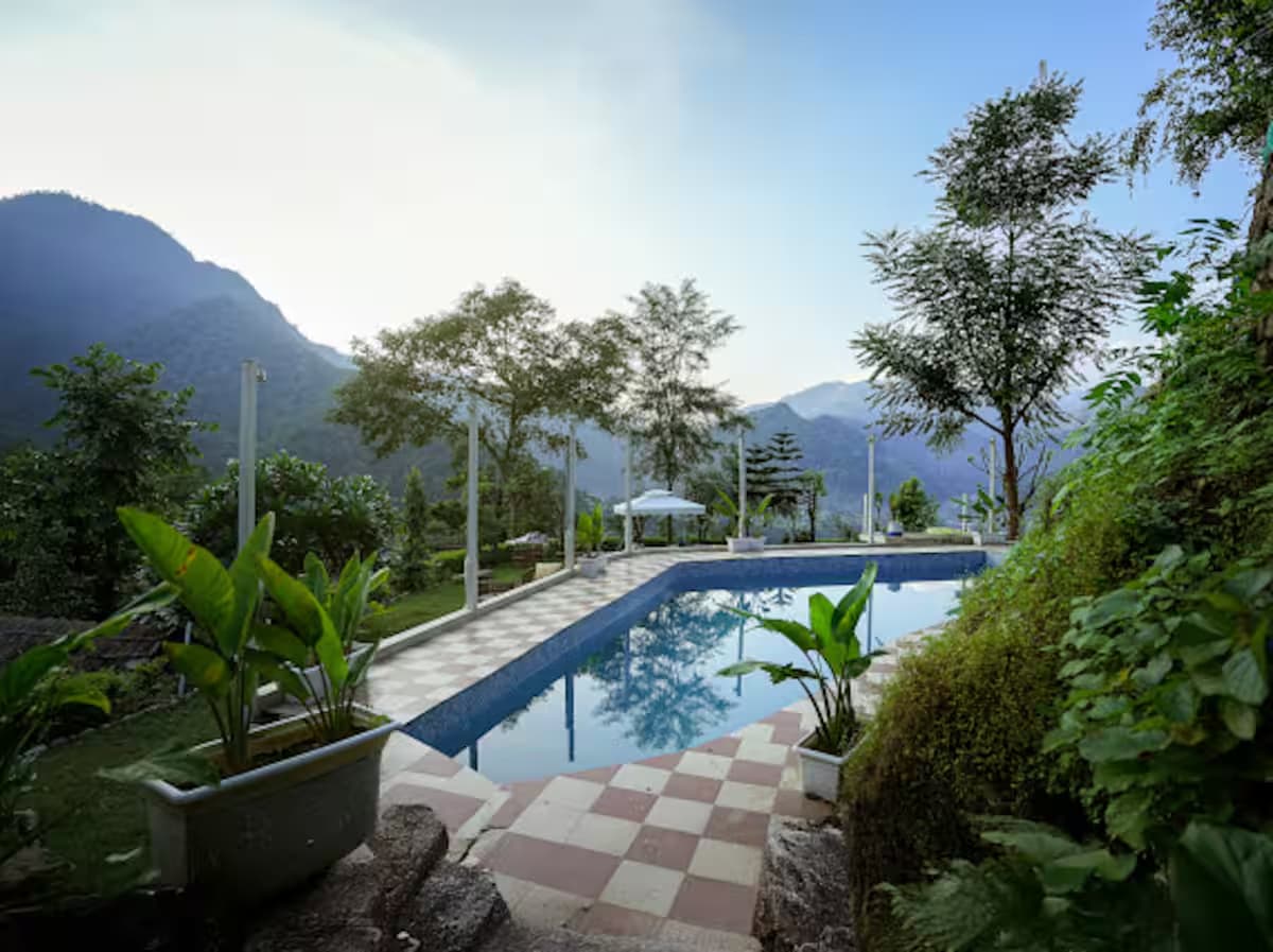 Private Pool Escapes